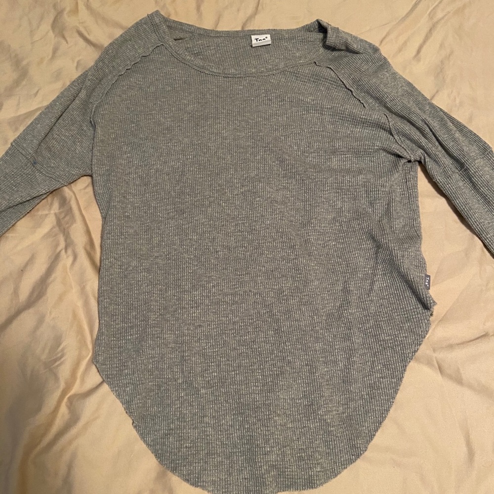 Aritzia TNA long sleeve
